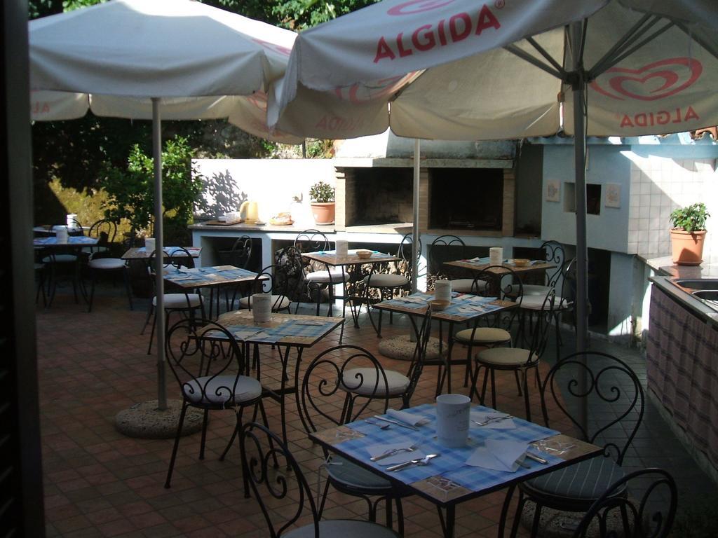 Su Cantaru Guesthouse Villanova Monteleone Bagian luar foto