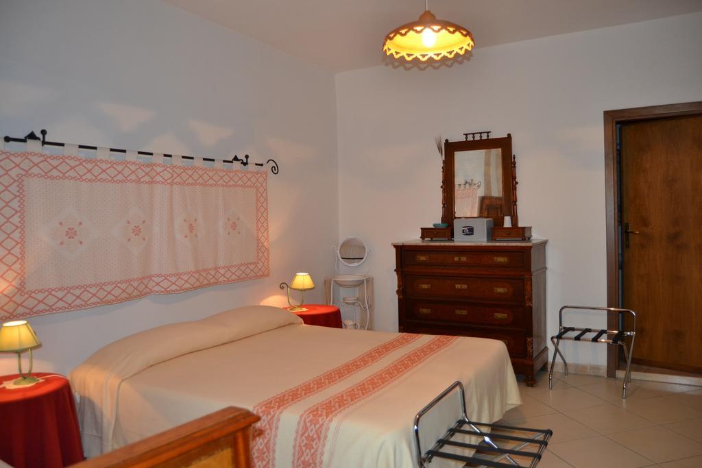 Su Cantaru Guesthouse Villanova Monteleone Bagian luar foto