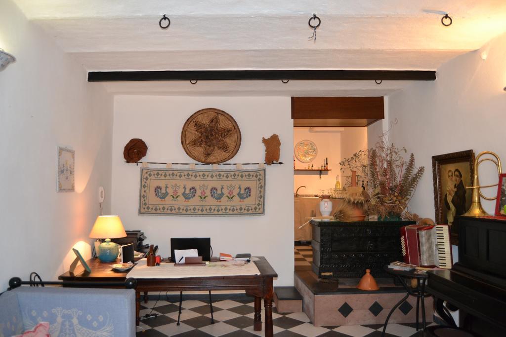 Su Cantaru Guesthouse Villanova Monteleone Bagian luar foto