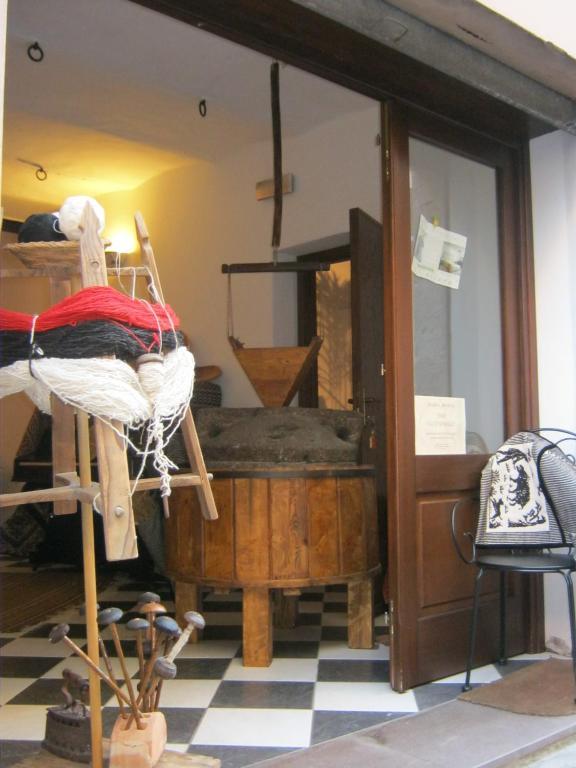 Su Cantaru Guesthouse Villanova Monteleone Ruang foto