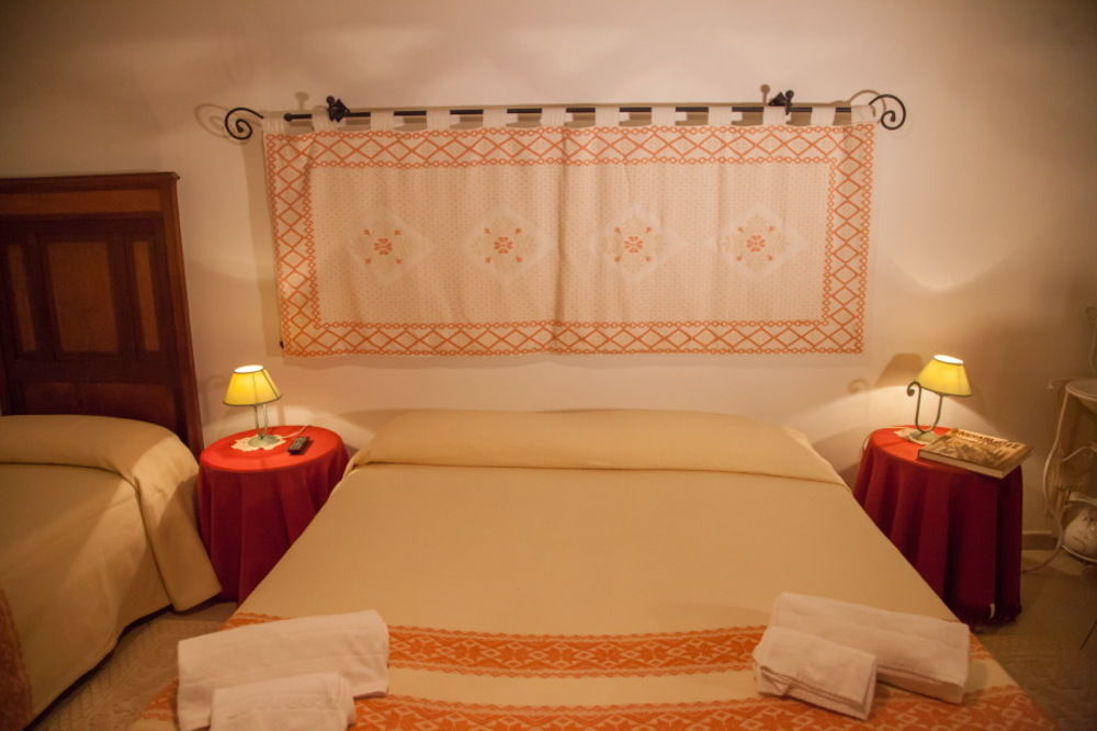 Su Cantaru Guesthouse Villanova Monteleone Bagian luar foto