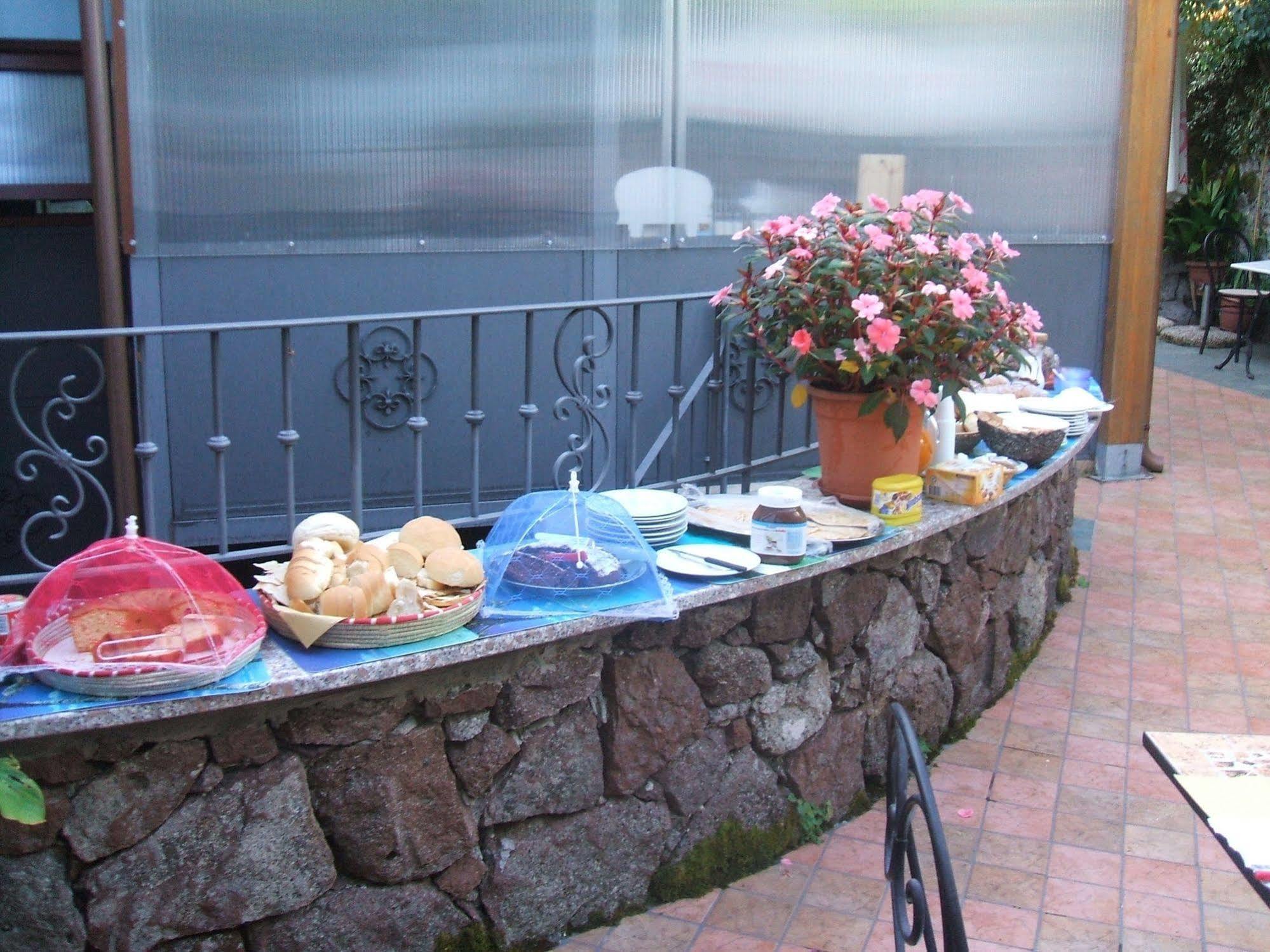 Su Cantaru Guesthouse Villanova Monteleone Bagian luar foto